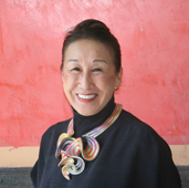 Black & white photograph of author Cathy Bao Bean